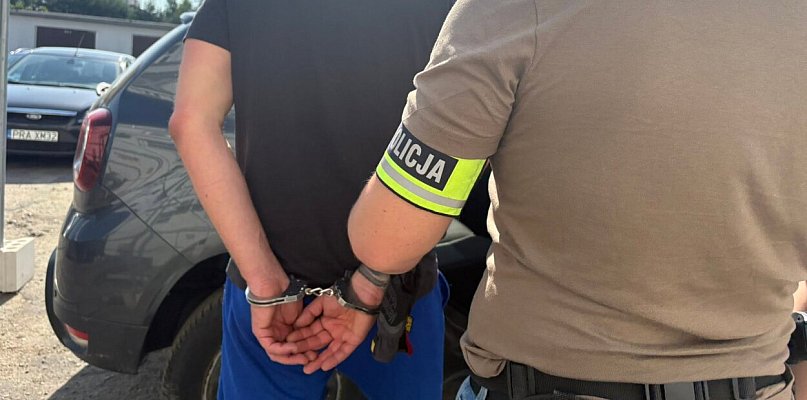 Wielokrotnie łamał sądowy zakaz. Uciekał autem przed policją (zdjęcia)