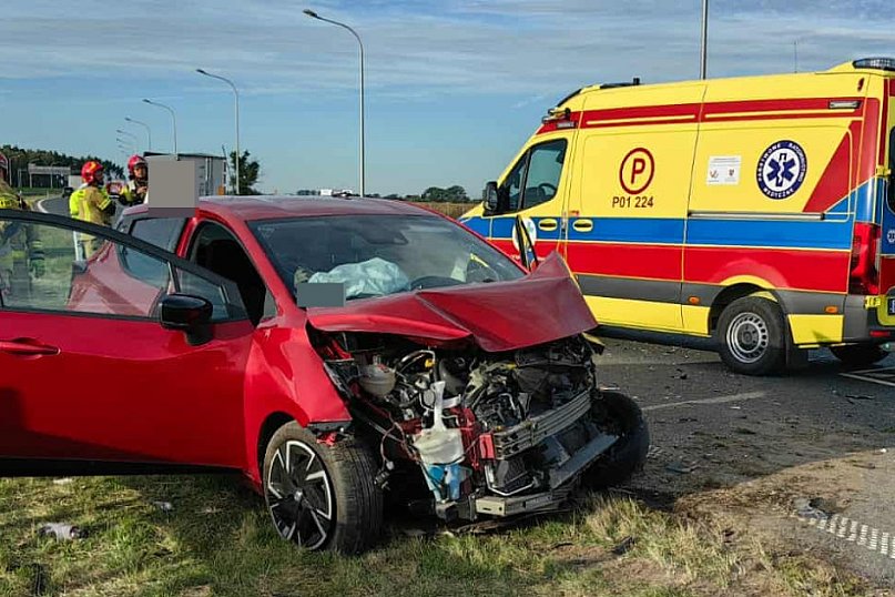 Zderzenie czołowe 2 osobówek