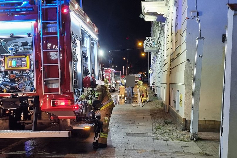 Pożar w kamienicy przy ul. Słowiańskiej w Lesznie