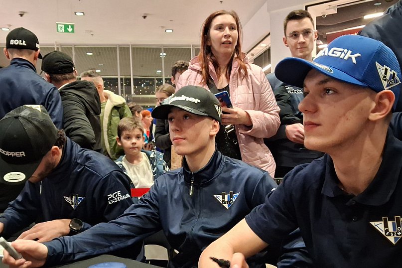 Bycze Mikołajki w Galerii Leszno