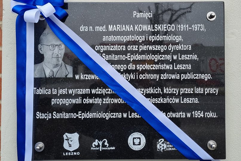 Odsłonięcie tablicy dra n. med. Mariana Kowalskiego