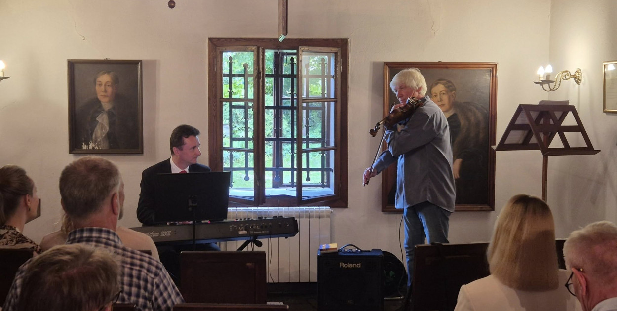 Wojciech Czemplik wydał płytę i zagrał na skrzypcach sprzed 300 lat