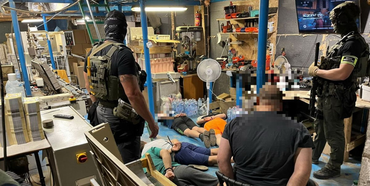 Nielegalna fabryka tytoniu rozbita. Działała w okolicy Leszna (zdjęcia)