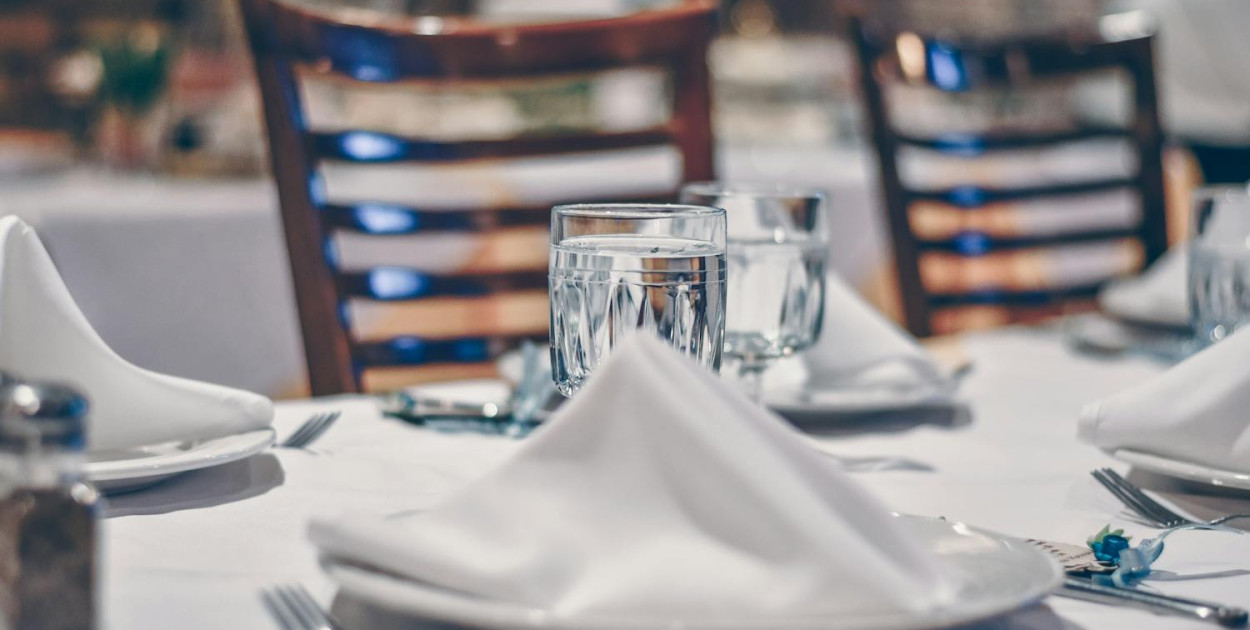 Wybieramy restaurację w Śremie na obiad. Na co zwrócić uwagę?