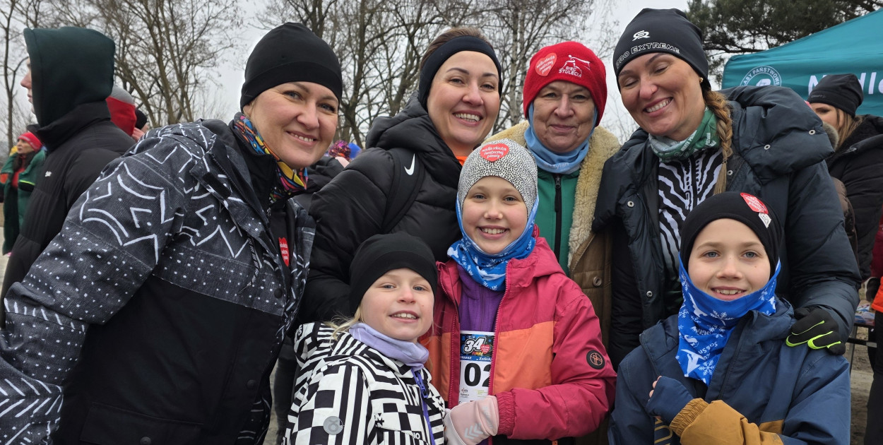 Biegli i maszerowali z kijkami, żeby pomóc dzieciakom (zdjęcia, film)