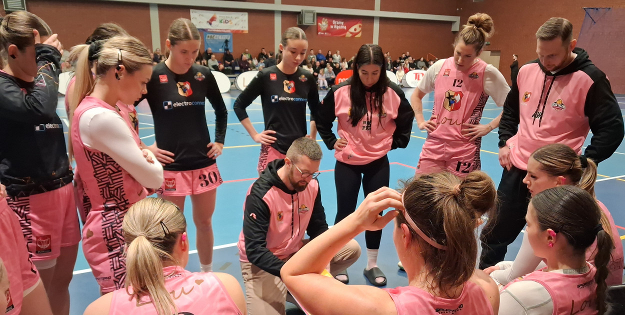 Koszykarki Lou Tęczy wciąż bez przełamania. Wygrana była blisko