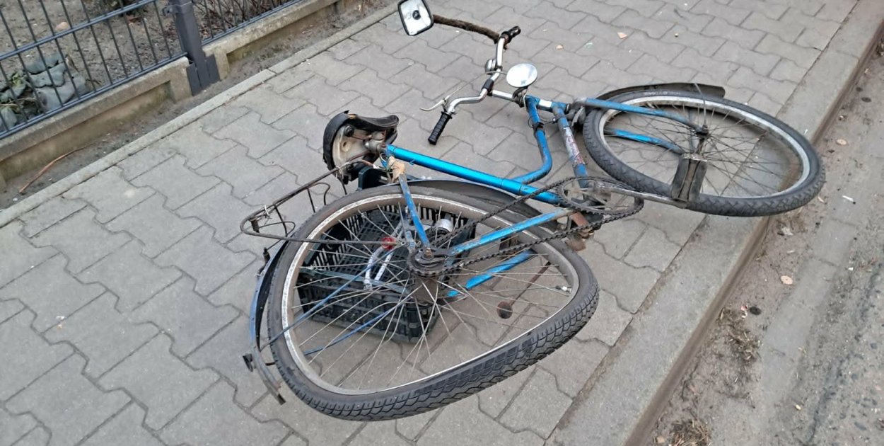 Tragedia w Długich Starych. Nie żyje rowerzysta (zdjęcia)