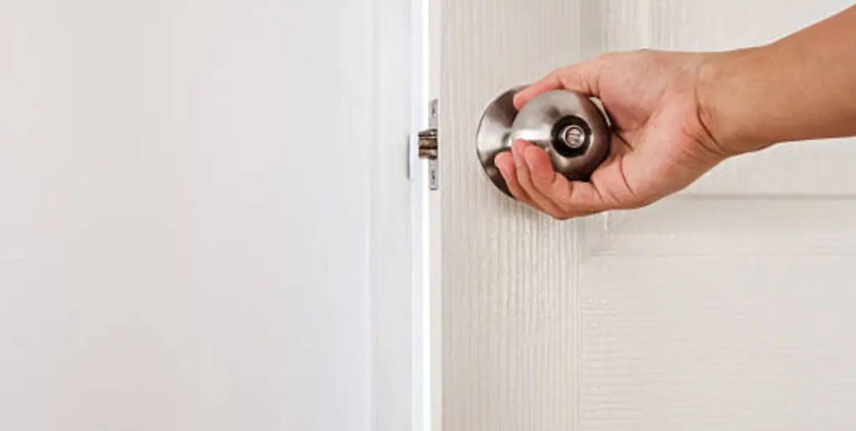 Jak dobrać gałki do drzwi do stylu wnętrza?