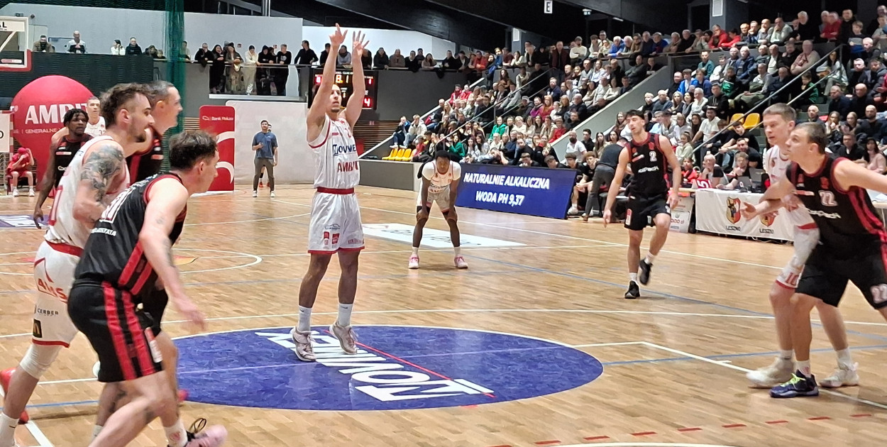 Dobry mecz Novimex Polonii 1912 Leszno. Trzymali "pod prądem" GKS Tychy