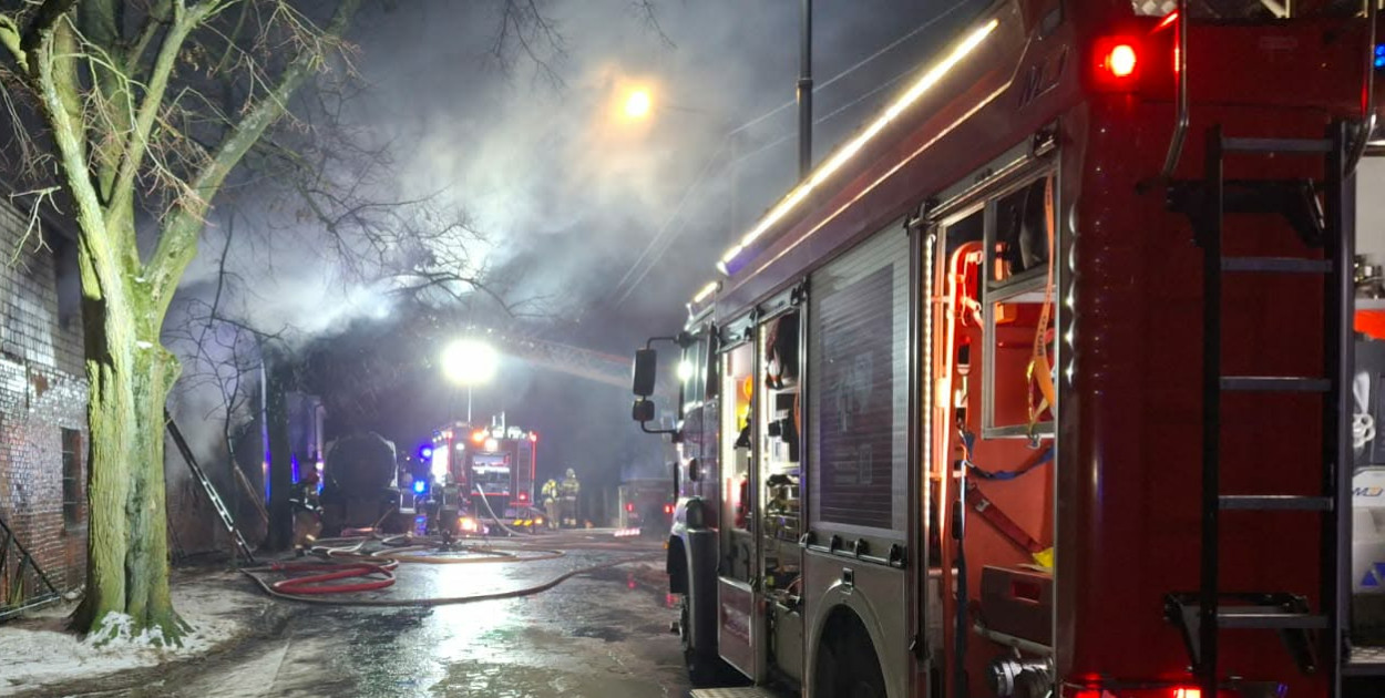 Pożar w Kąkolewie wybuchł nad ranem (zdjęcia)