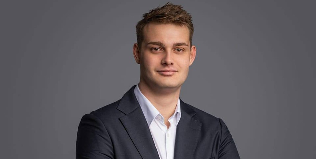 Radny Leszna utknął w Dubaju: "Nad miastem regularnie słychać myśliwce"