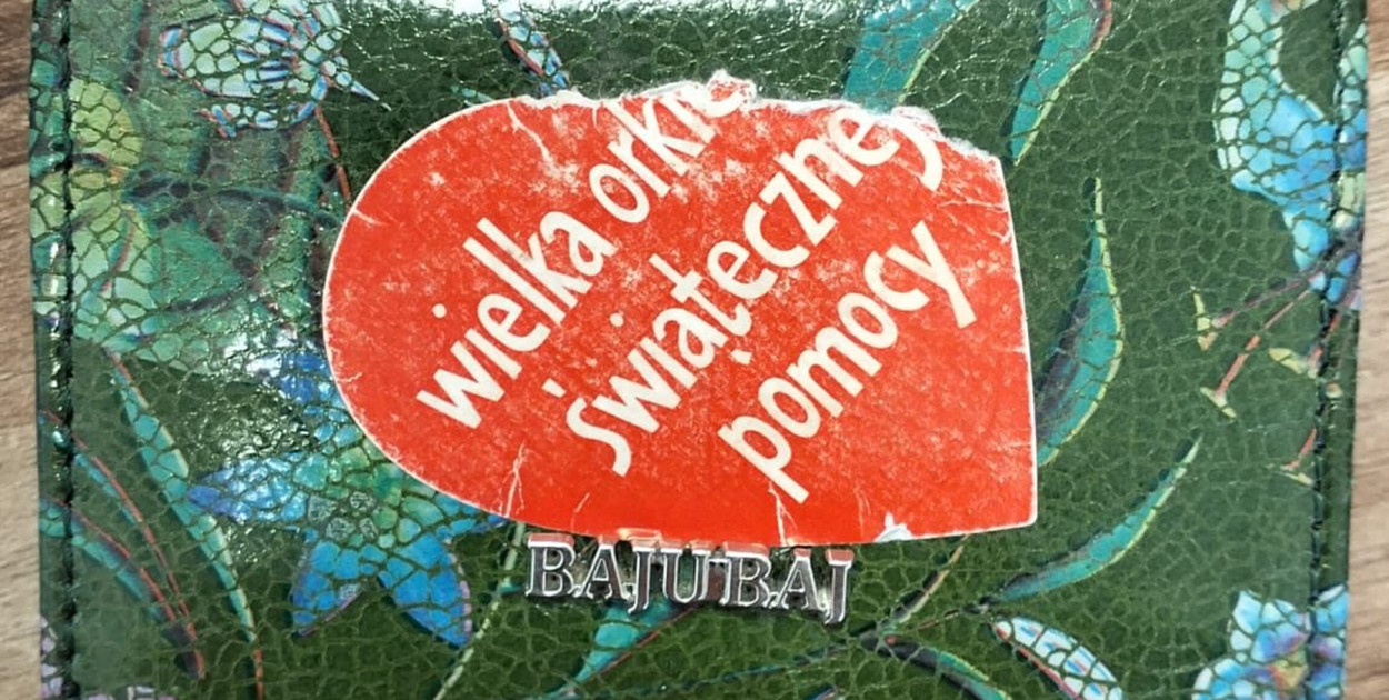 Kto zgubił portfel? Jest charakterystyczny