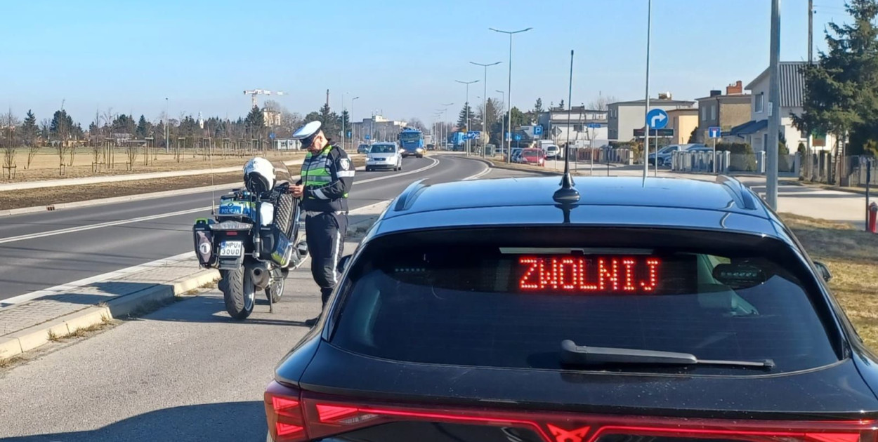 Dziewiętnastolatek stracił prawo jazdy otrzymane pół roku temu