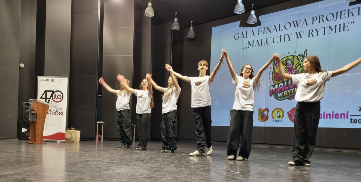 Licealiści odciagnęli dzieci od ekranów i zachęcili do ruchu (zdjęcia)