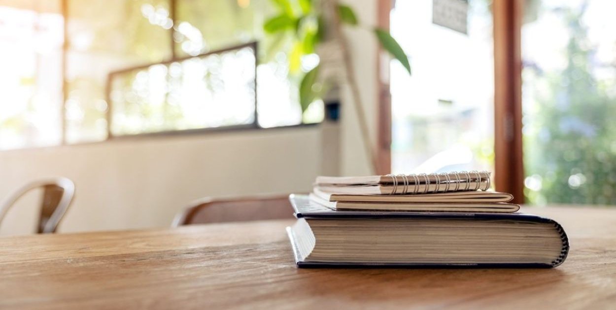 Studia niestacjonarne? Poznaj plusy i minusy tego trybu