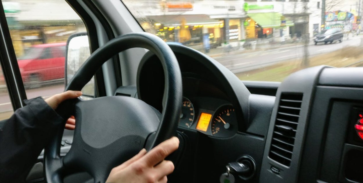 Kontrola wydatków kierowców – jak wprowadzić przejrzysty system rozliczeń?