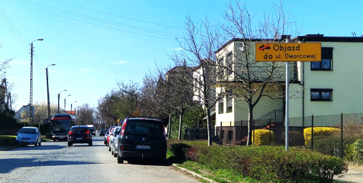 Leszno. Objazdy przez remont Święciechowskiej. Nowe znaki już stoją