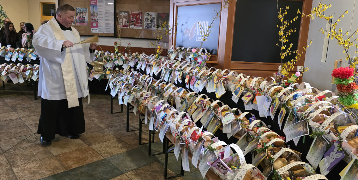 560 wielkanocnych koszyczków dla seniorów z Leszna i okolic (zdjęcia, film)